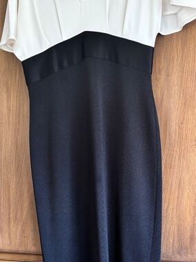 Gorgeous St John Formal Maxi Dress